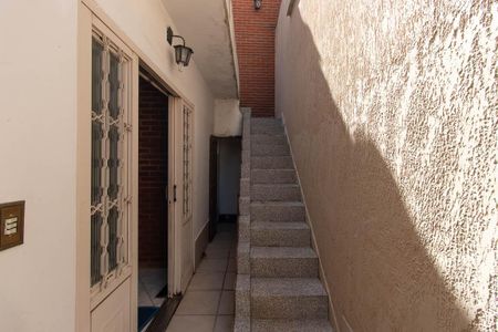 Casa à venda com 280m², 3 quartos e 2 vagasEscada externa