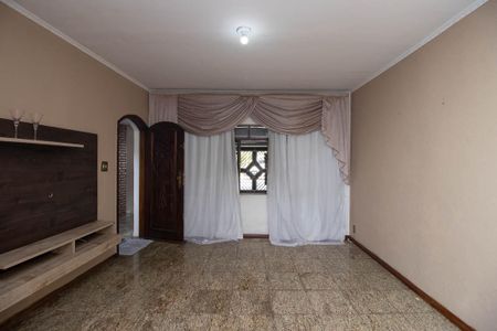 Casa à venda com 280m², 3 quartos e 2 vagasSala