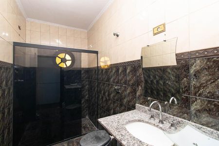 Casa à venda com 280m², 3 quartos e 2 vagasBanheiro da Suíte 1