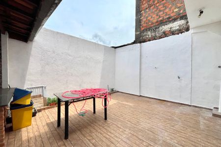 Casa à venda com 161m², 4 quartos e 2 vagasQuintal