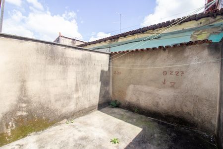 Casa de condomínio para alugar com 66m², 2 quartos e 1 vagaQuintal