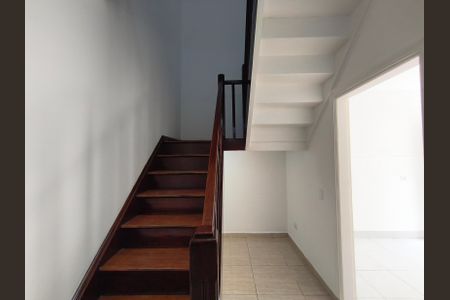 Casa à venda com 80m², 2 quartos e sem vagaEscada