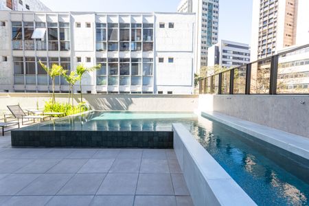 Apartamento à venda com 118m², 3 quartos e 3 vagas Apartamento à venda com 118m², 3 quartos e 3 vagasÁrea comum - Piscina