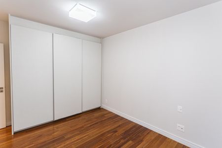 Apartamento à venda com 118m², 3 quartos e 3 vagas Apartamento à venda com 118m², 3 quartos e 3 vagasSuíte 2