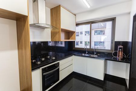 Apartamento à venda com 118m², 3 quartos e 3 vagas Apartamento à venda com 118m², 3 quartos e 3 vagasCozinha
