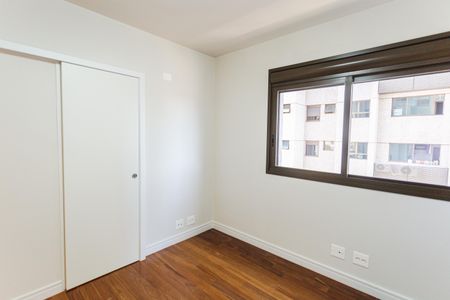 Apartamento à venda com 118m², 3 quartos e 3 vagas Apartamento à venda com 118m², 3 quartos e 3 vagasSuíte 3