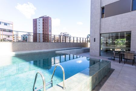 Apartamento à venda com 118m², 3 quartos e 3 vagas Apartamento à venda com 118m², 3 quartos e 3 vagasÁrea comum - Piscina