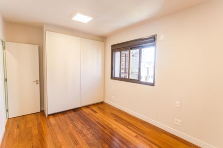 Apartamento à venda com 118m², 3 quartos e 3 vagas Apartamento à venda com 118m², 3 quartos e 3 vagasSuíte