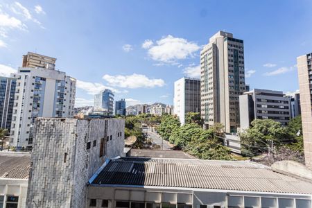 Vista da Sala de apartamento para alugar com 3 quartos, 118m² em Savassi, Belo Horizonte