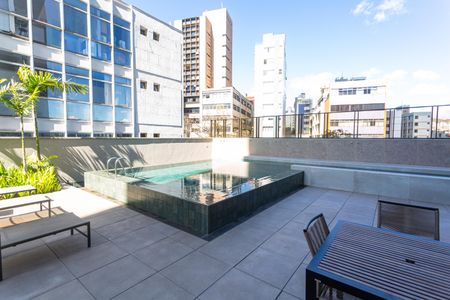 Apartamento à venda com 118m², 3 quartos e 3 vagas Apartamento à venda com 118m², 3 quartos e 3 vagasÁrea comum - Piscina