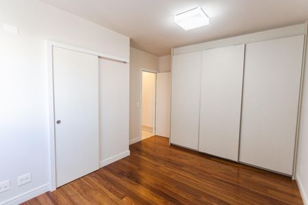 Apartamento à venda com 118m², 3 quartos e 3 vagas Apartamento à venda com 118m², 3 quartos e 3 vagasSuíte 2