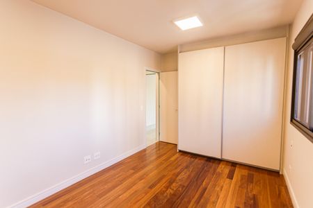 Apartamento à venda com 118m², 3 quartos e 3 vagas Apartamento à venda com 118m², 3 quartos e 3 vagasSuíte