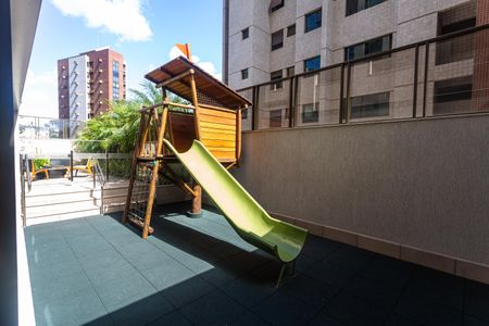 Apartamento à venda com 118m², 3 quartos e 3 vagas Apartamento à venda com 118m², 3 quartos e 3 vagasÁrea comum - Playground