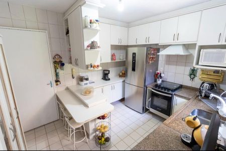 Casa à venda com 118m², 2 quartos e 2 vagas Casa à venda com 118m², 2 quartos e 2 vagasCozinha