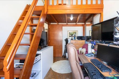 Casa à venda com 118m², 2 quartos e 2 vagas Casa à venda com 118m², 2 quartos e 2 vagasQuarto 2