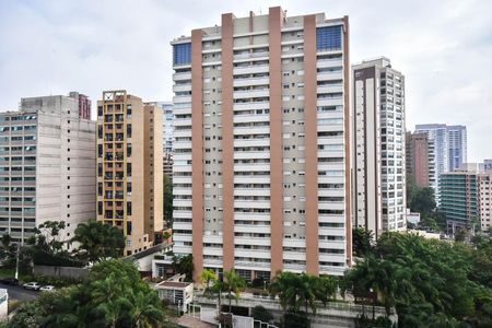 Apartamento à venda com 248m², 4 quartos e 4 vagasVaranda da Suíte 4