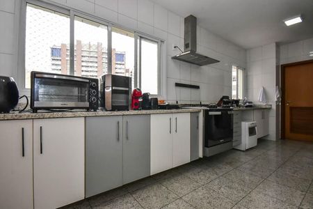 Apartamento à venda com 248m², 4 quartos e 4 vagasCozinha
