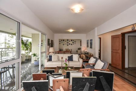 Apartamento à venda com 248m², 4 quartos e 4 vagasSala