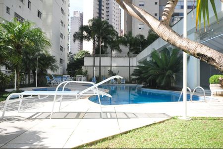 Apartamento à venda com 248m², 4 quartos e 4 vagasÁrea comum - Piscina