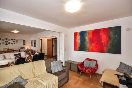 Apartamento à venda com 248m², 4 quartos e 4 vagasSala de TV
