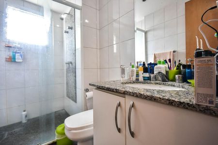 Apartamento à venda com 248m², 4 quartos e 4 vagasBanheiro da Suíte 1