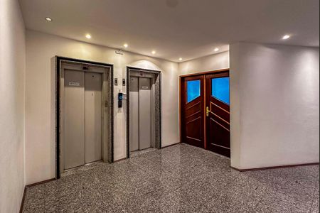 Apartamento à venda com 90m², 3 quartos e 2 vagas Apartamento à venda com 90m², 3 quartos e 2 vagasHall