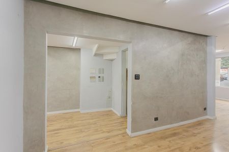 Casa à venda com 187m², 3 quartos e sem vaga Casa à venda com 187m², 3 quartos e sem vagaSala