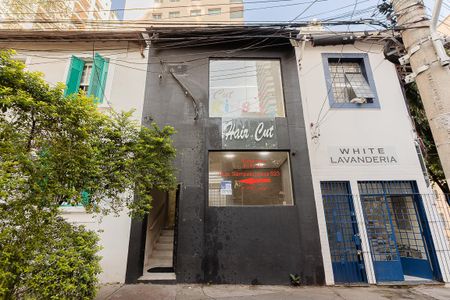 Casa à venda com 187m², 3 quartos e sem vaga Casa à venda com 187m², 3 quartos e sem vagaFachada