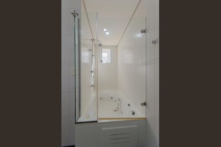 Apartamento à venda com 135m², 2 quartos e 2 vagasBanheiro da Suíte 2