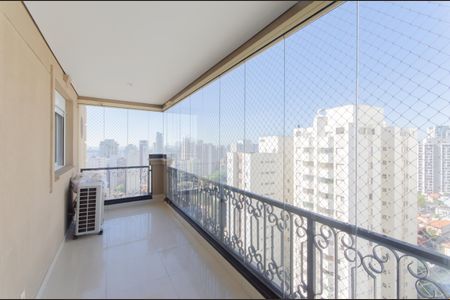 Apartamento à venda com 135m², 2 quartos e 2 vagasVaranda