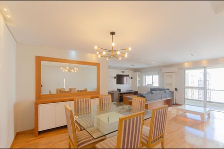 Apartamento à venda com 135m², 2 quartos e 2 vagasSala