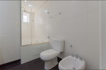 Apartamento à venda com 135m², 2 quartos e 2 vagasBanheiro da Suíte 2