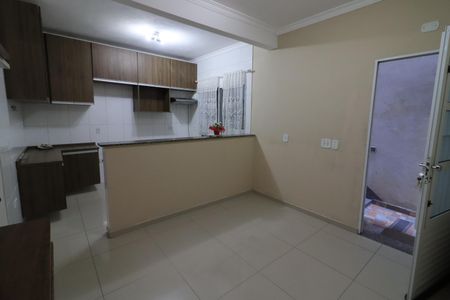 Sala de casa para alugar com 2 quartos, 50m² em Helena Maria, Osasco