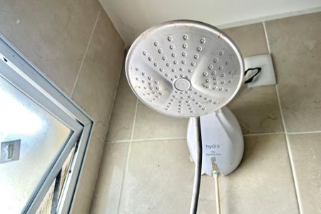 Casa à venda com 90m², 3 quartos e 1 vaga Casa à venda com 90m², 3 quartos e 1 vagaBanheiro