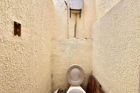 Casa à venda com 90m², 3 quartos e 1 vaga Casa à venda com 90m², 3 quartos e 1 vagaBanheiro de serviço