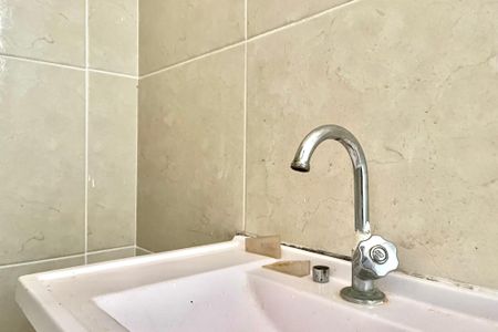 Casa à venda com 90m², 3 quartos e 1 vaga Casa à venda com 90m², 3 quartos e 1 vagaBanheiro