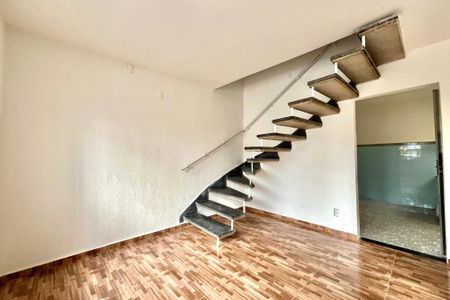 Casa à venda com 90m², 3 quartos e 1 vaga Casa à venda com 90m², 3 quartos e 1 vagaSala