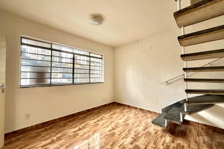 Casa à venda com 90m², 3 quartos e 1 vaga Casa à venda com 90m², 3 quartos e 1 vagaSala