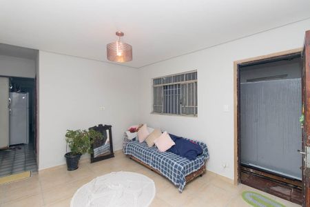 Casa à venda com 125m², 2 quartos e 2 vagasSala