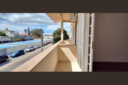 Casa para alugar com 240m², 5 quartos e 3 vagas Casa para alugar com 240m², 5 quartos e 3 vagasQuarto 5 Varanda