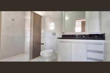 Casa para alugar com 240m², 5 quartos e 3 vagas Casa para alugar com 240m², 5 quartos e 3 vagasBanheiro Suíte