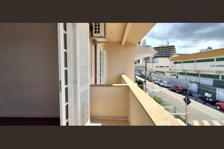 Casa para alugar com 240m², 5 quartos e 3 vagas Casa para alugar com 240m², 5 quartos e 3 vagasQuarto 4 Varanda