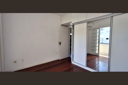 Casa para alugar com 240m², 5 quartos e 3 vagas Casa para alugar com 240m², 5 quartos e 3 vagasQuarto 5
