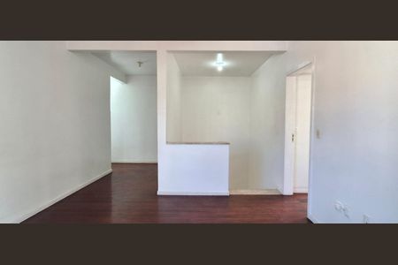 Casa para alugar com 240m², 5 quartos e 3 vagas Casa para alugar com 240m², 5 quartos e 3 vagasCorredor Quartos