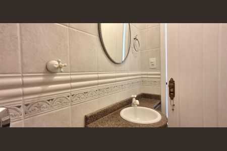 Casa para alugar com 240m², 5 quartos e 3 vagas Casa para alugar com 240m², 5 quartos e 3 vagasLavabo