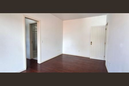Casa para alugar com 240m², 5 quartos e 3 vagas Casa para alugar com 240m², 5 quartos e 3 vagasSuíte