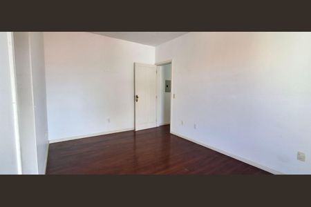 Casa para alugar com 240m², 5 quartos e 3 vagas Casa para alugar com 240m², 5 quartos e 3 vagasSuíte