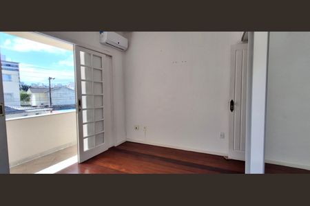 Casa para alugar com 240m², 5 quartos e 3 vagas Casa para alugar com 240m², 5 quartos e 3 vagasQuarto 5