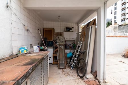 Casa à venda com 279m², 4 quartos e 2 vagasCasa 1 - Área de Serviço