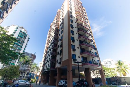Apartamento à venda com 70m², 2 quartos e 1 vagaFachada